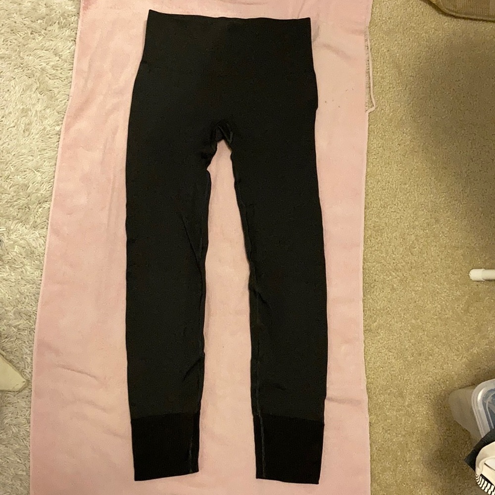 Lululemon leggings size 6